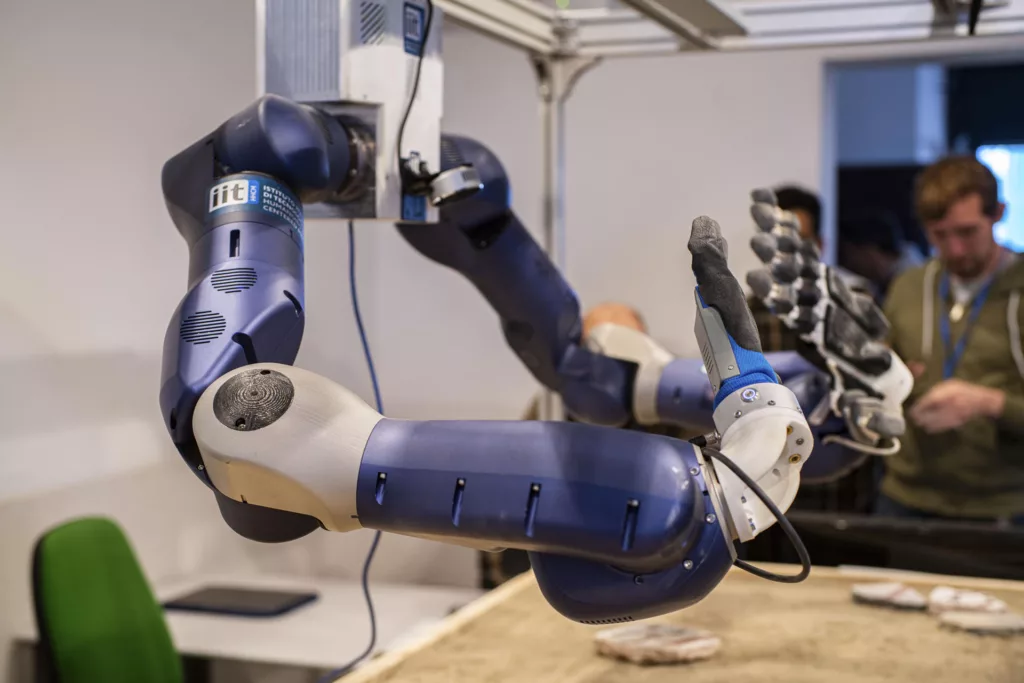 Arqueólogos utilizan un robot guiado por IA para reconstruir frescos de Pompeya