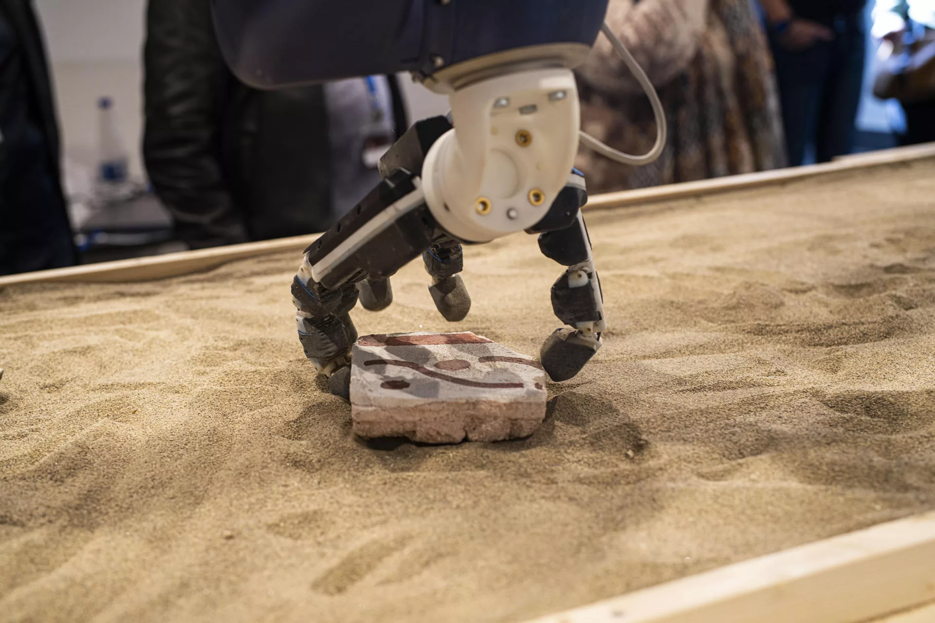 Arqueólogos utilizan un robot guiado por IA para reconstruir frescos de Pompeya