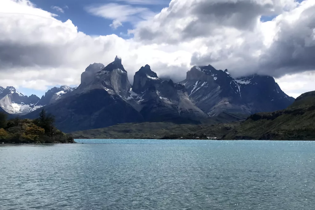 Tragedia en Chile: dos turistas fallecidos y siete desaparecidos en Torres del Paine
