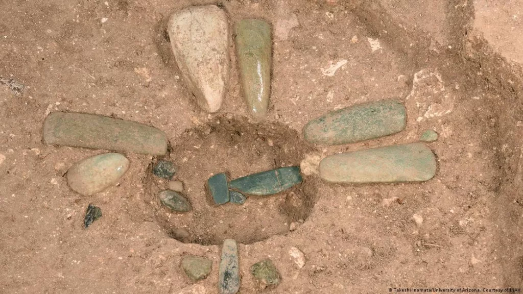 El monumento ceremonial maya más grande y antiguo de Mesoamérica fue descubierto en México