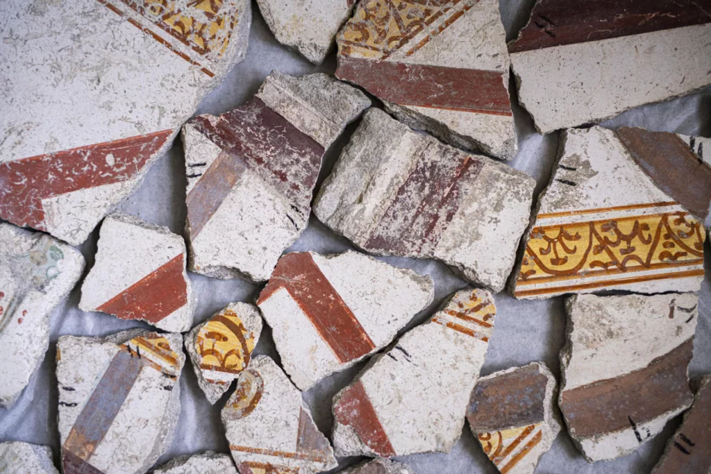 Arqueólogos utilizan un robot guiado por IA para reconstruir frescos de Pompeya