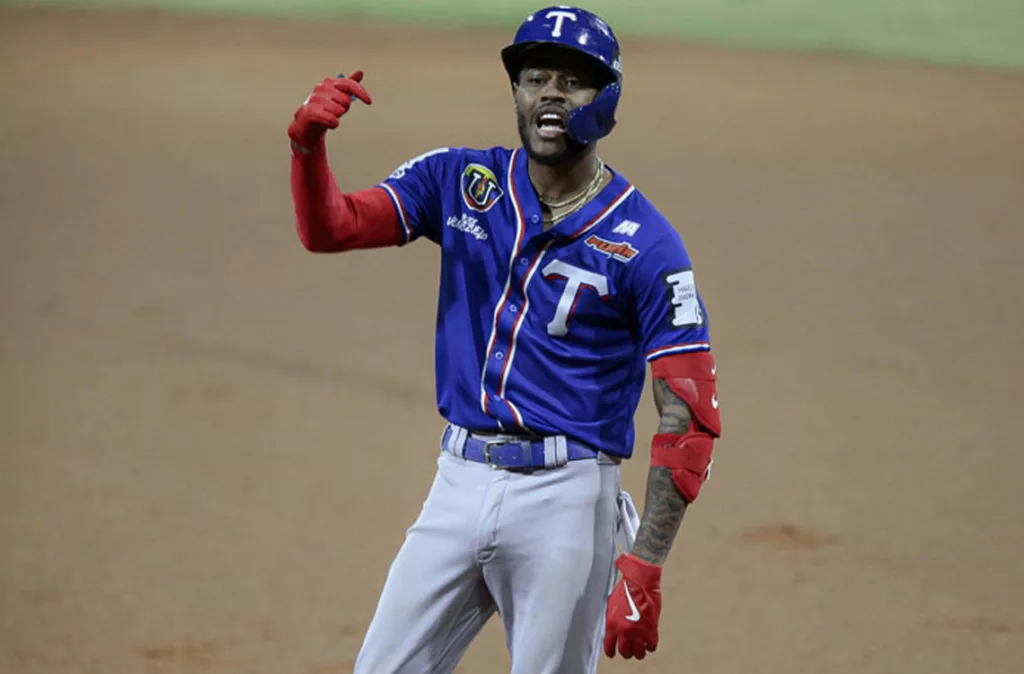 Maikel García se pone a tono para su debut estelar con Tiburones