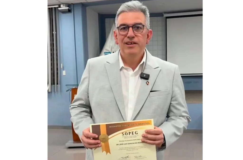 Médico venezolano gana prestigioso concurso de cirugía en Perú