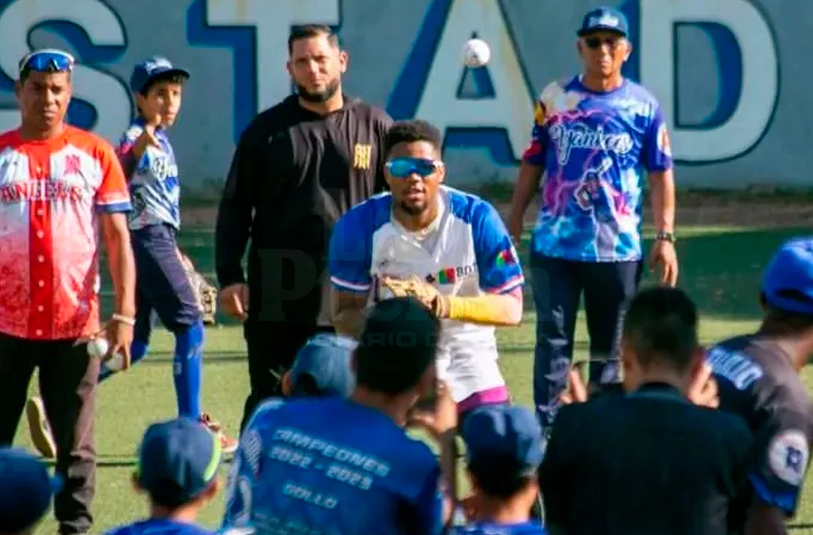 Ronald Acuña Jr. imparte clínica para niños de Petare Ronald Acuña Jr. imparte clínica para niños de Petare