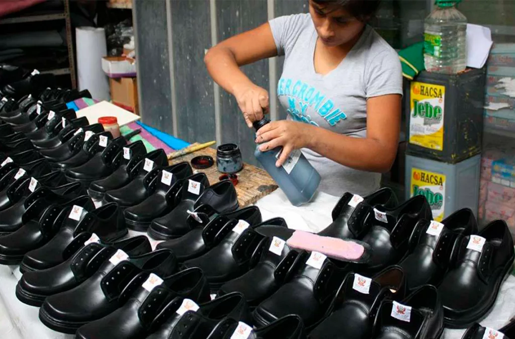 Cámara Venezolana del Calzado señala que la industria se contrajo en un 15%