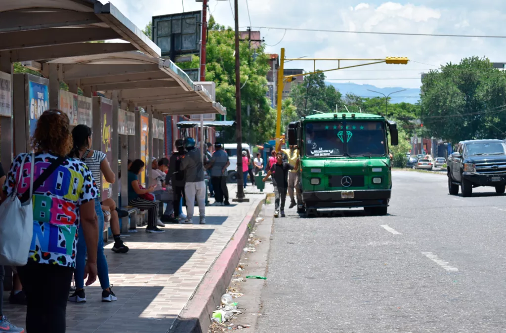 Alimentos y transporte se llevan el 52% de los ingresos en los hogares venezolanos