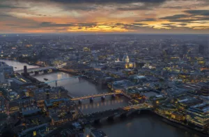 Ciudades reducen sus emisiones a un ritmo 5 veces mayor que los países