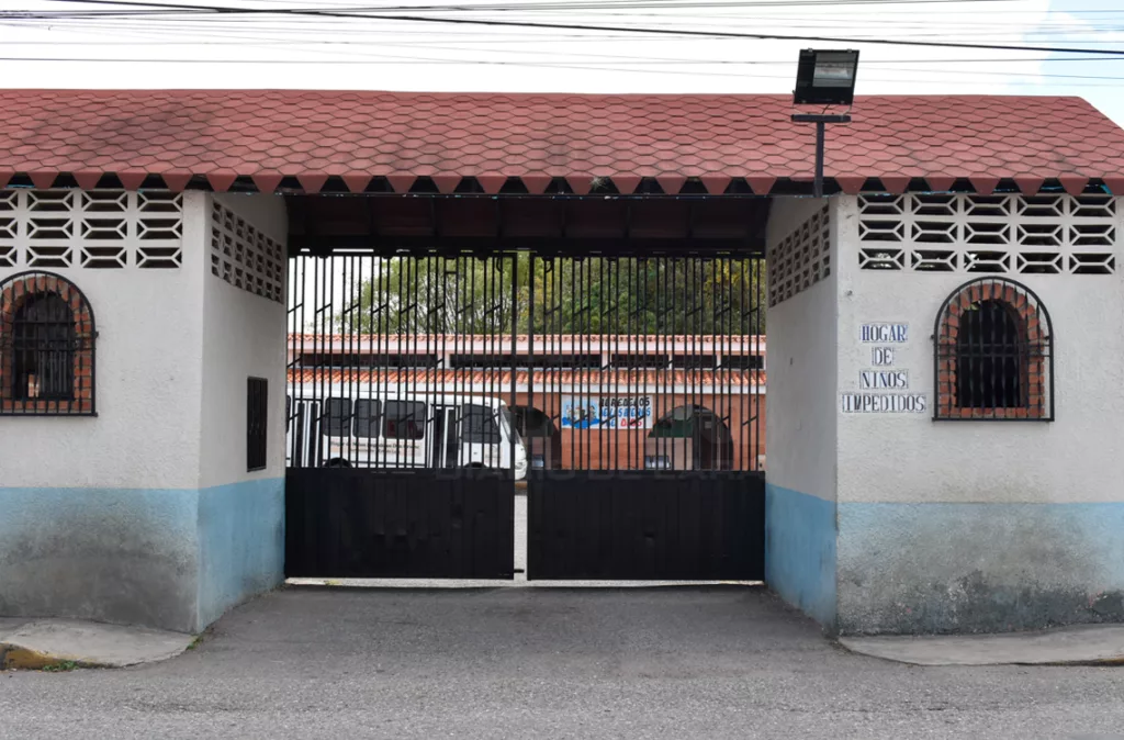 El Honim apela a la caridad de los larenses para atender a los niños impedidos