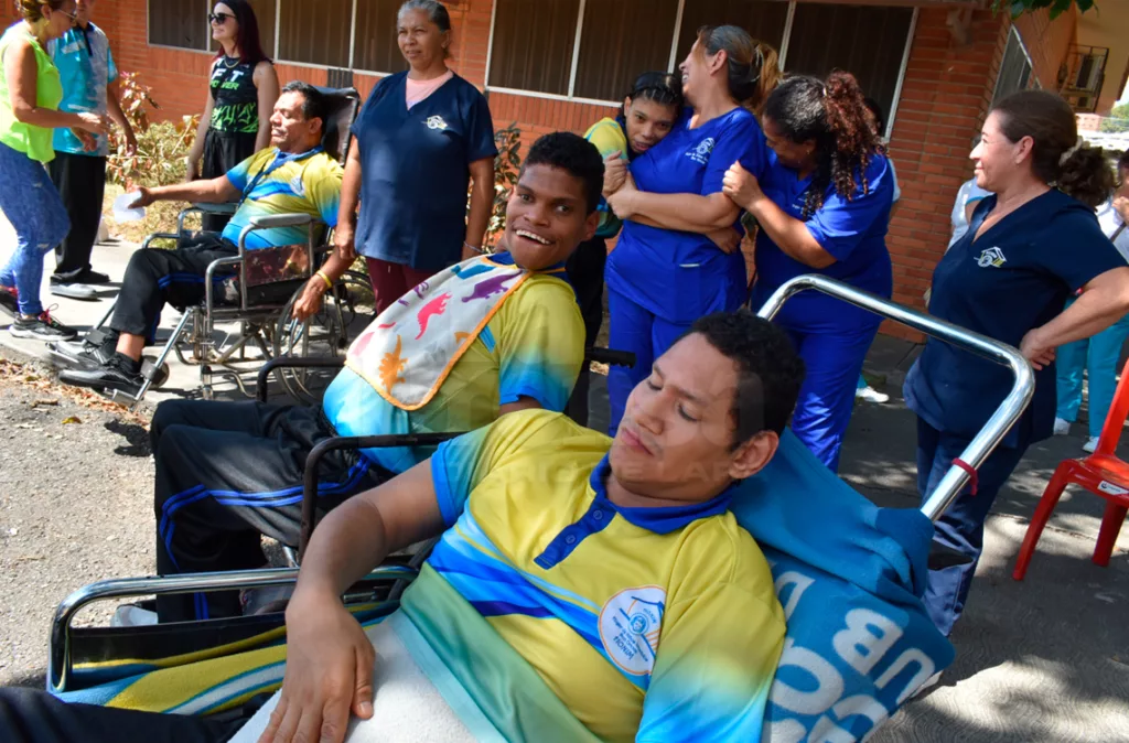 El Honim apela a la caridad de los larenses para atender a los niños impedidos