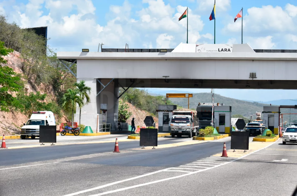 Incremento de peajes toma por sorpresa a conductores de carga pesada