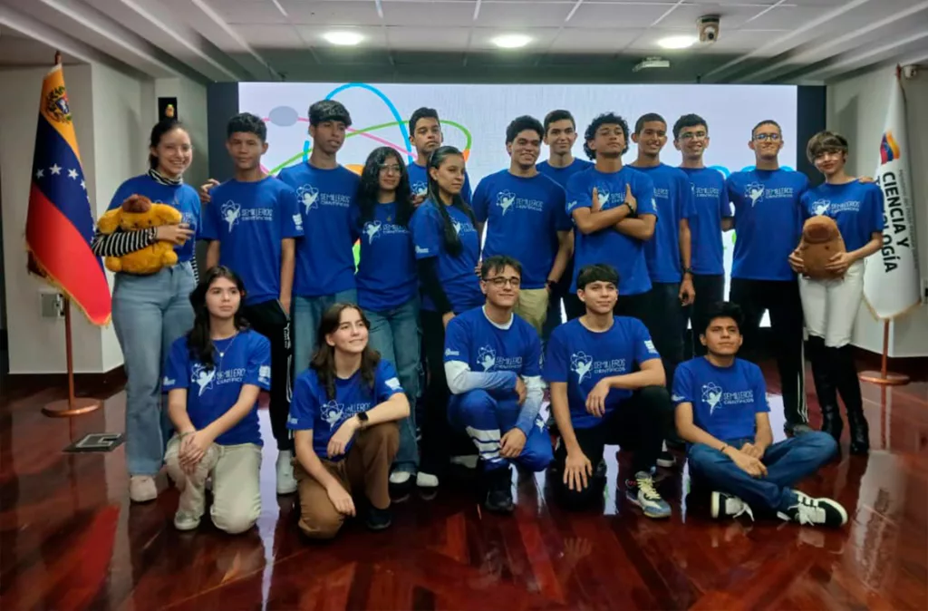 Dos larenses destacan en la Olimpiada Mundial de Jóvenes Físicos 2025