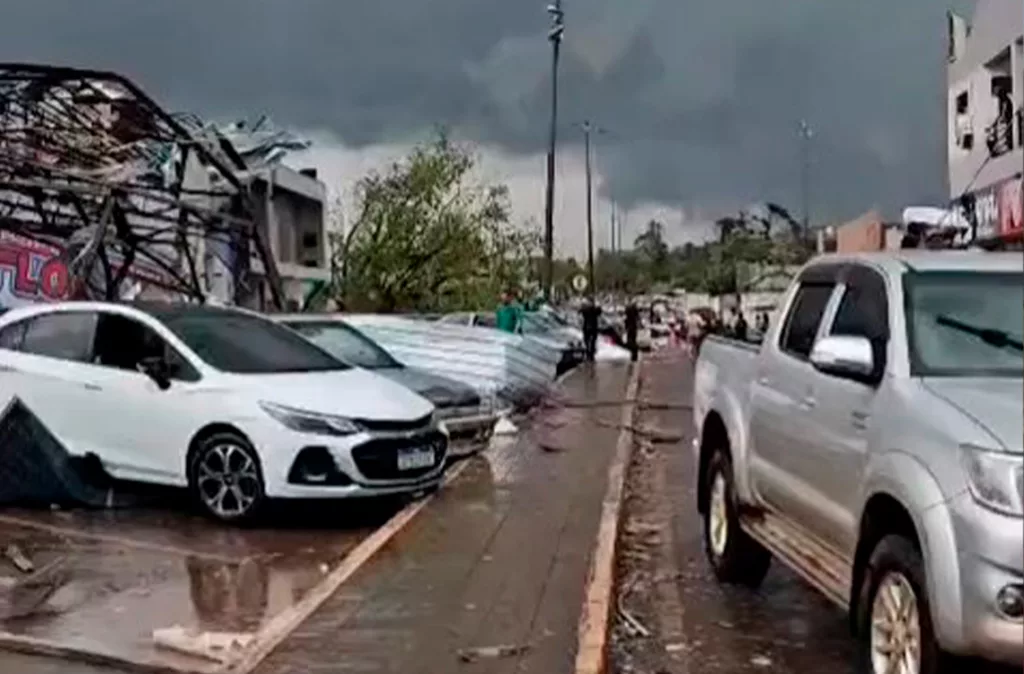 Paso de un tornado en el sur de Brasil deja al menos 430 heridos y 5 fallecidos