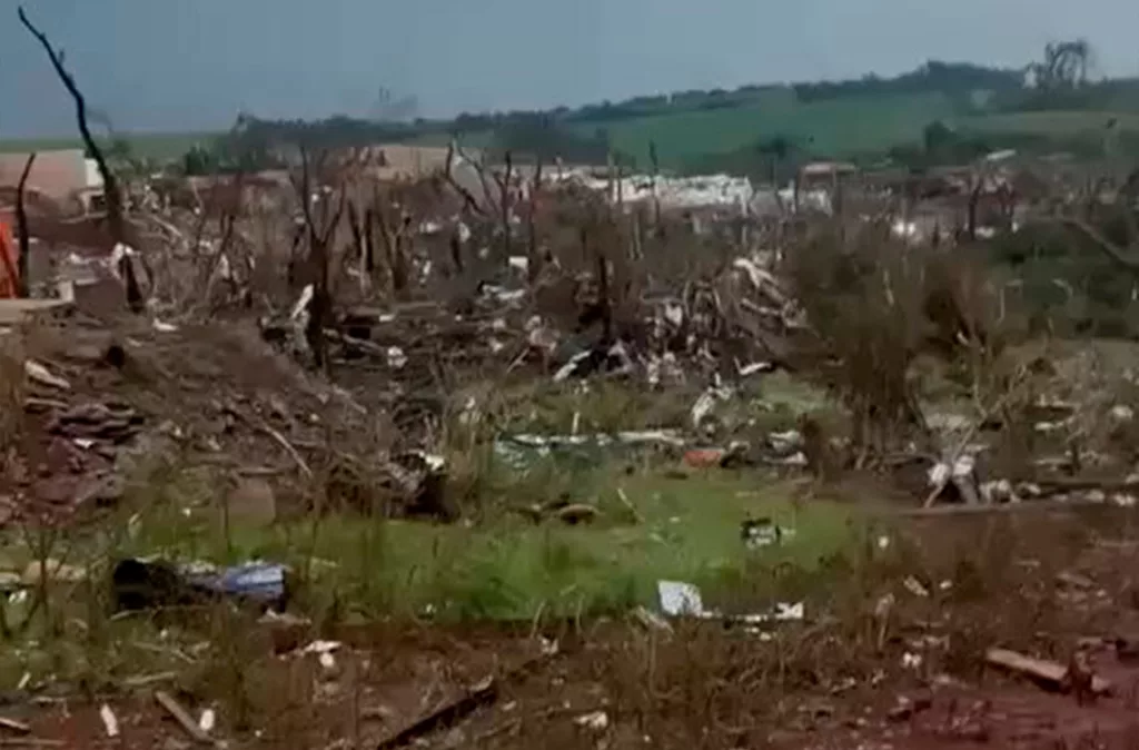 Paso de un tornado en el sur de Brasil deja al menos 430 heridos y 5 fallecidos