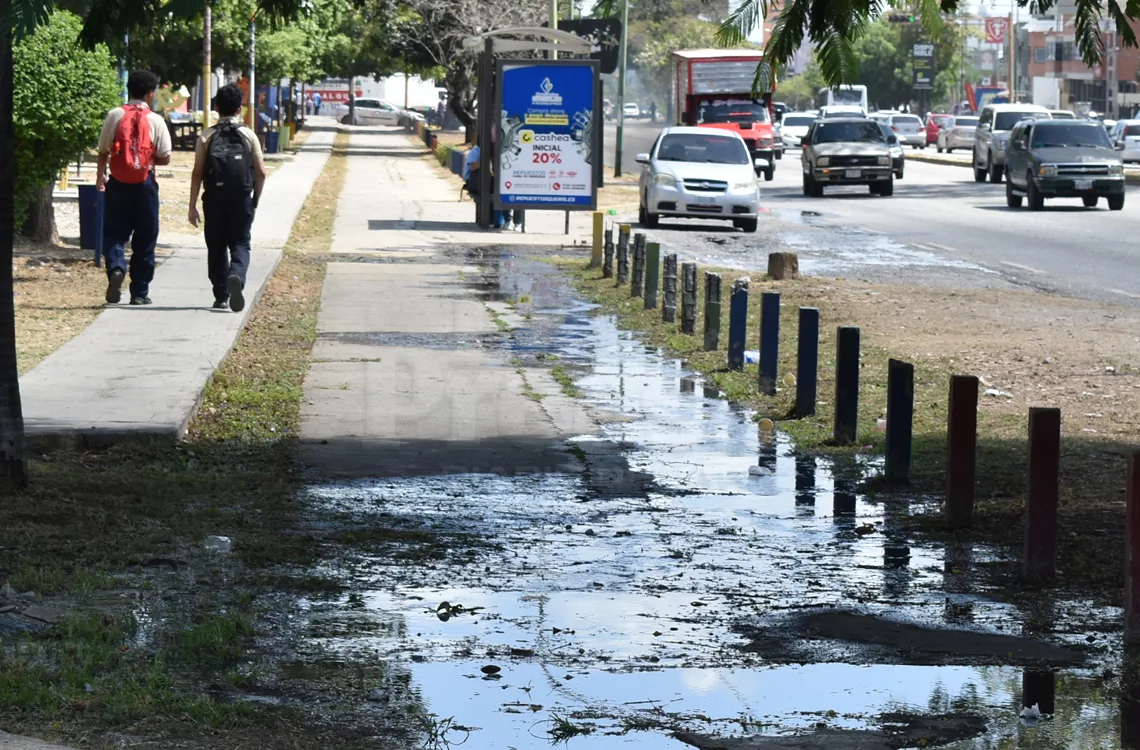 Aguas negras inundan el Paseo de la Música