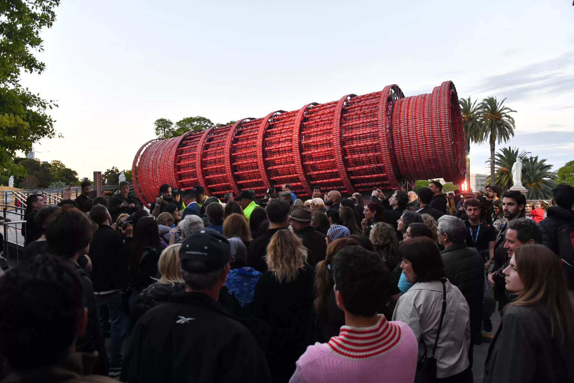 Torre de Pisa de espaguetis: la obra conceptual de una artista plástica en Buenos Aires Torre de Pisa de espaguetis: la obra conceptual de una artista plástica en Buenos Aires
