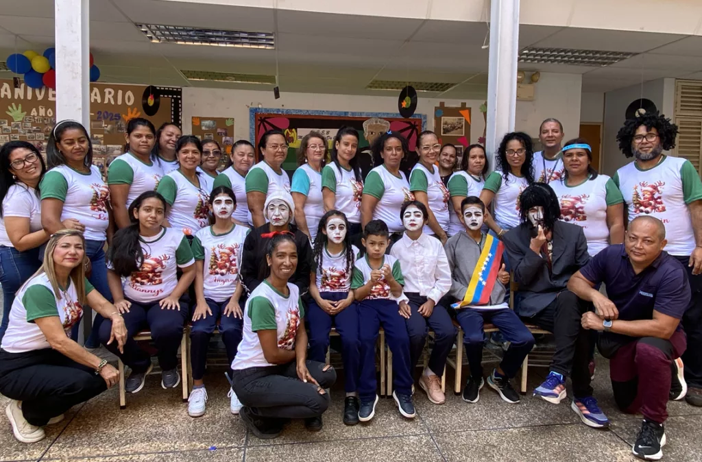 Escuela María Meléndez de García busca incrementar matrícula y promover la lengua de señas