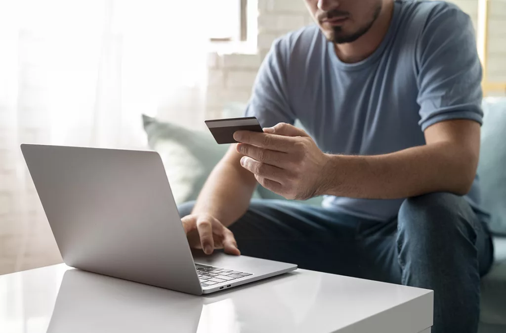 Delincuentes cibernéticos “pescan” a sus víctimas con anuncios en internet