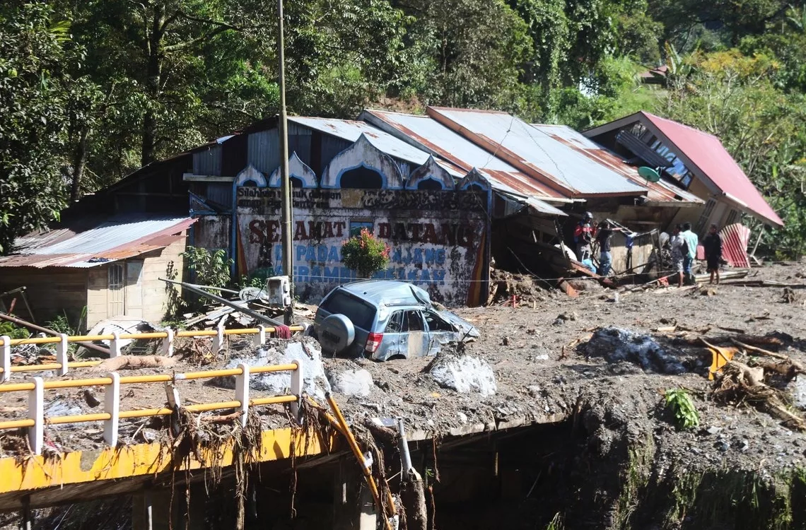 Inundaciones en el sur y sudeste asiático dejan cientos de perdidas Inundaciones en el sur y sudeste asiático dejan cientos de perdidas