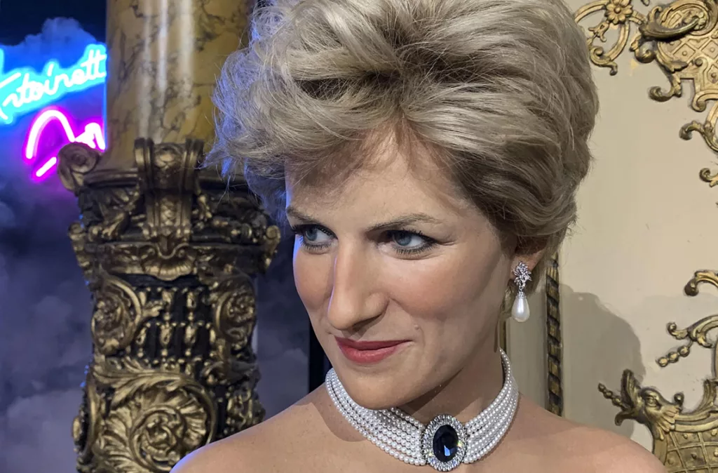 Lady Di es inmortalizada en cera con su "Vestido de la Venganza" en el Museo Grévin