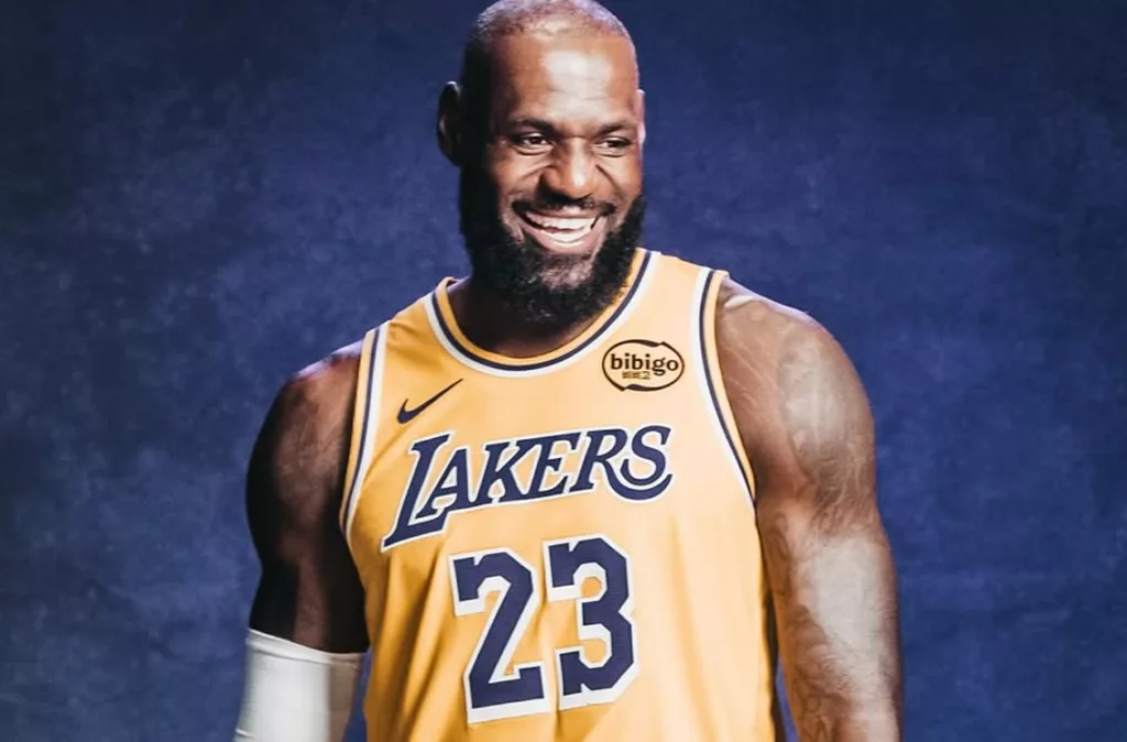 LeBron James regresa para ser el único jugador con 23 campañas en la NBA