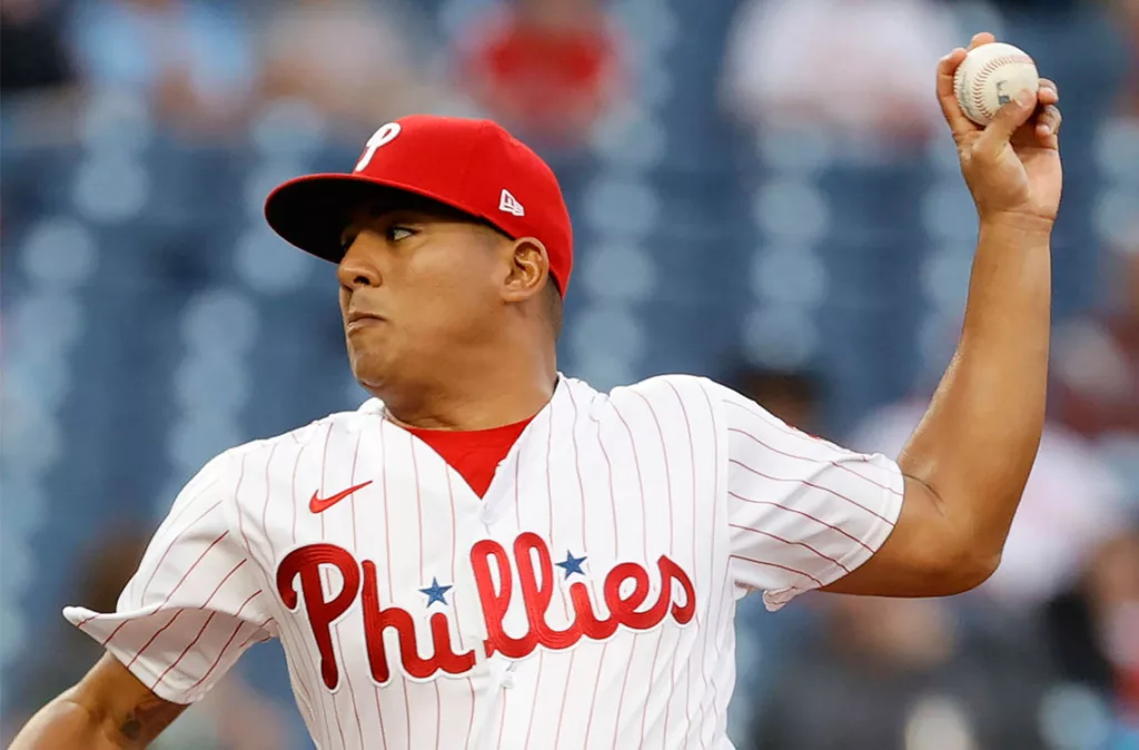 Salvador Pérez asegura su futuro en Kansas mientras venezolanos sacuden la agencia libre