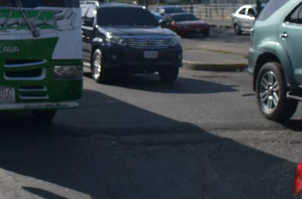 Reductores viales deben cumplir normativa para garantizar seguridad