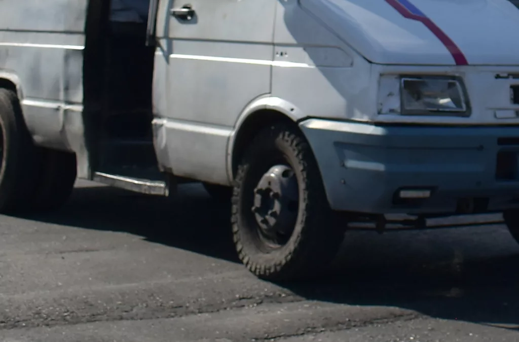 Reductores viales deben cumplir normativa para garantizar seguridad