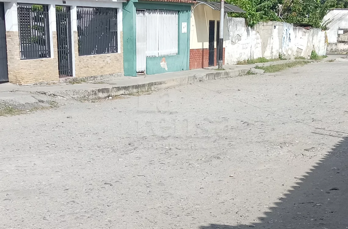 Vecinos de la calle 21 claman por asfalto en Barquisimeto desde hace ocho años