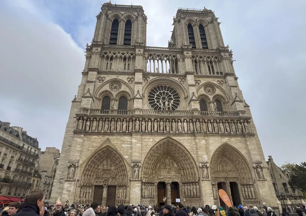 Notre Dame supera a la Torre Eiffel y al Louvre con 11 millones de visitantes tras la reapertura