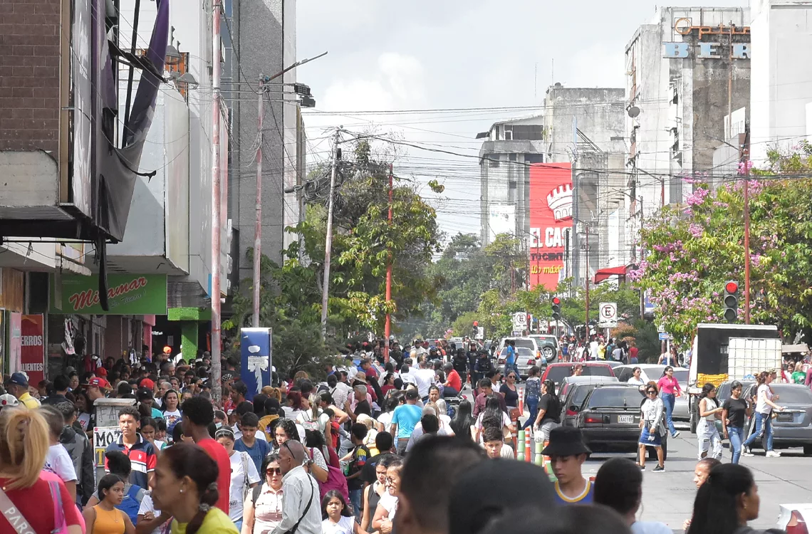 Compras de último momento colapsan centro de Barquisimeto