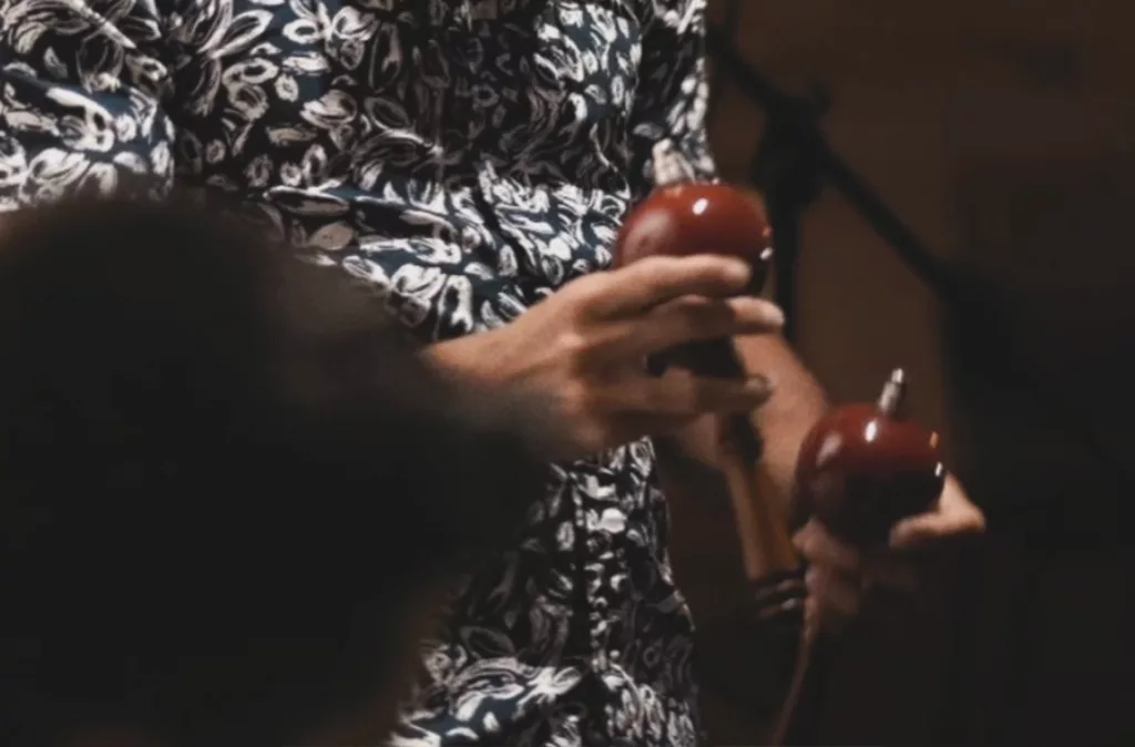 Rangel lleva a la academia el valor popular de las maracas