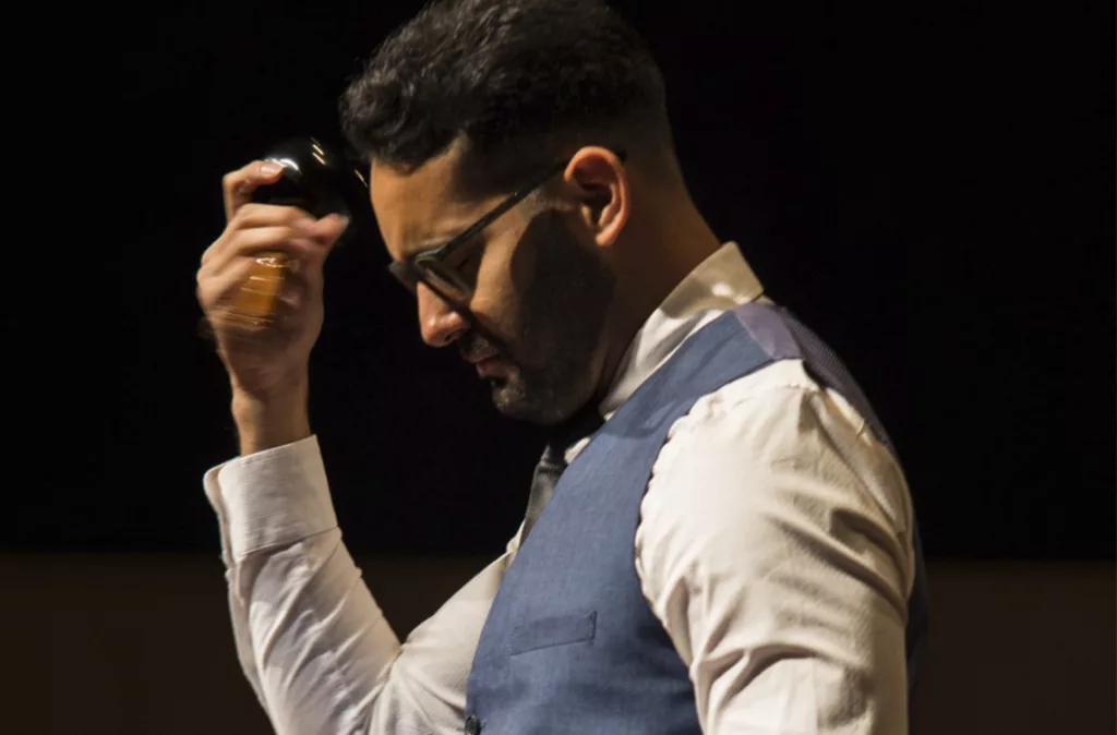 Rangel lleva a la academia el valor popular de las maracas