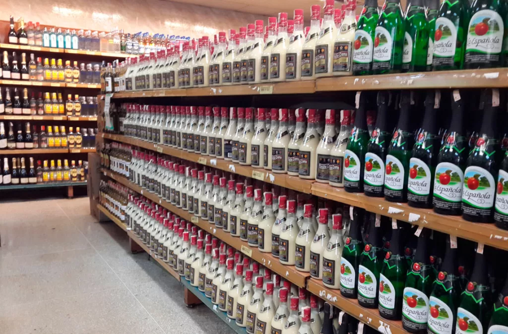 Ponche crema y vino dominan el sector licorero en la temporada navideña