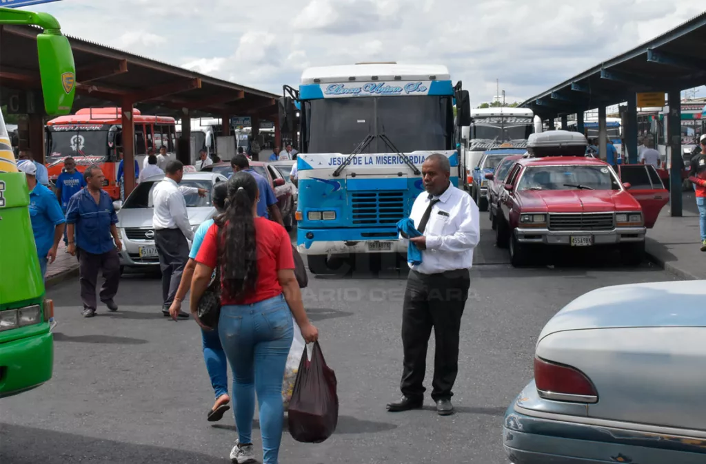 Viajes de compras llenan el terminal de pasajeros de Barquisimeto