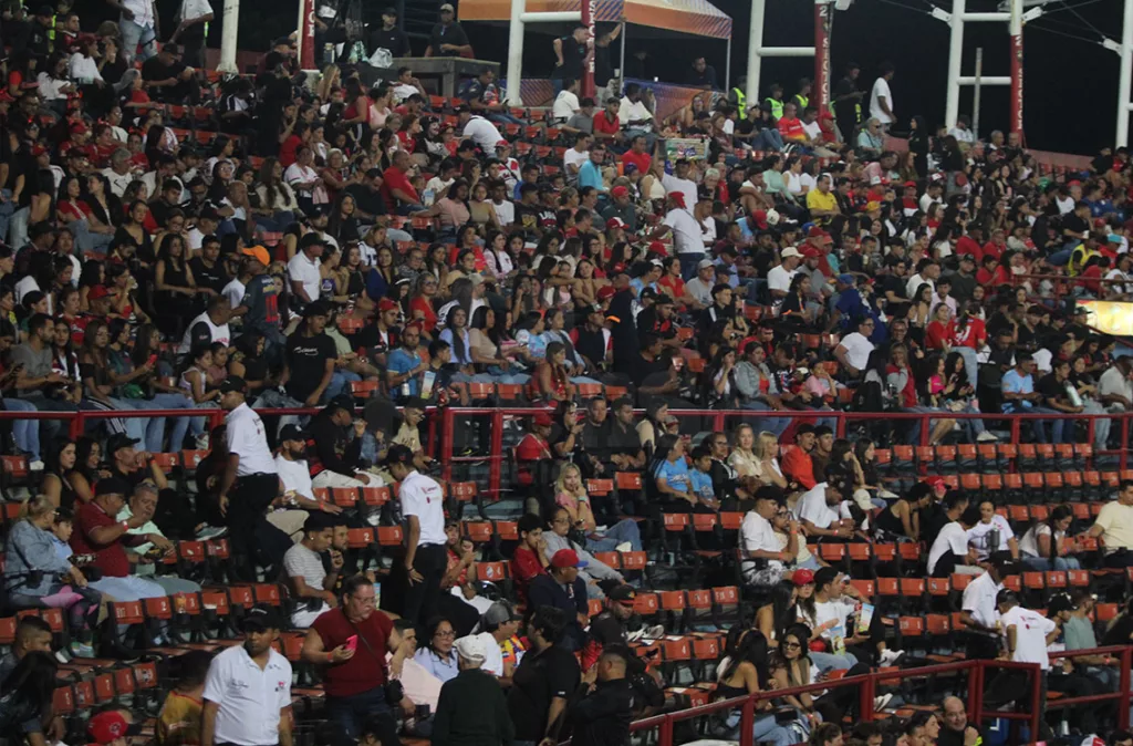 Fanaticada llena el nido: Asistencia al Antonio Herrera Gutiérrez aumenta 24,82%