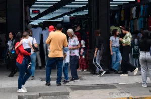 Expertos señalan importancia del control de gastos para minimizar estrés en navidad