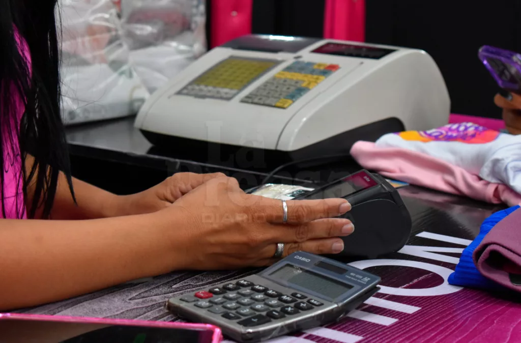 Expertos señalan importancia del control de gastos para minimizar estrés en navidad