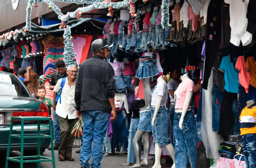 Expertos señalan importancia del control de gastos para minimizar estrés en navidad