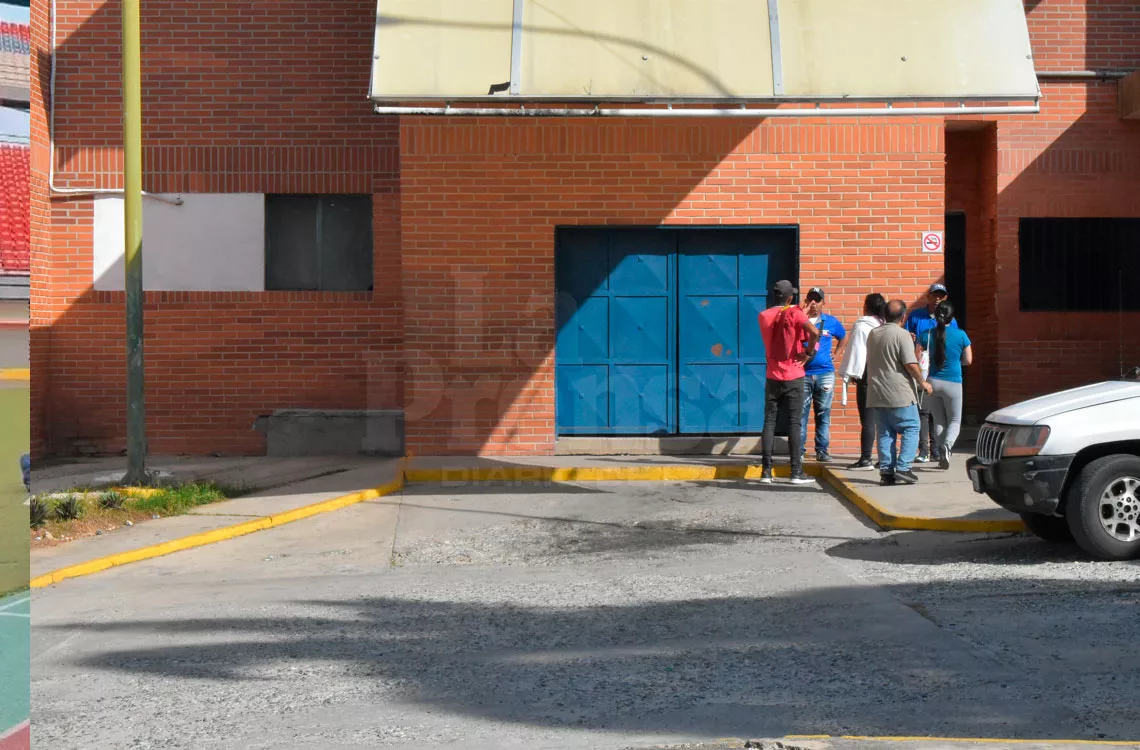 Policía fallece tras estrellarse contra camión en Quibor Policía fallece tras estrellarse contra camión en Quibor