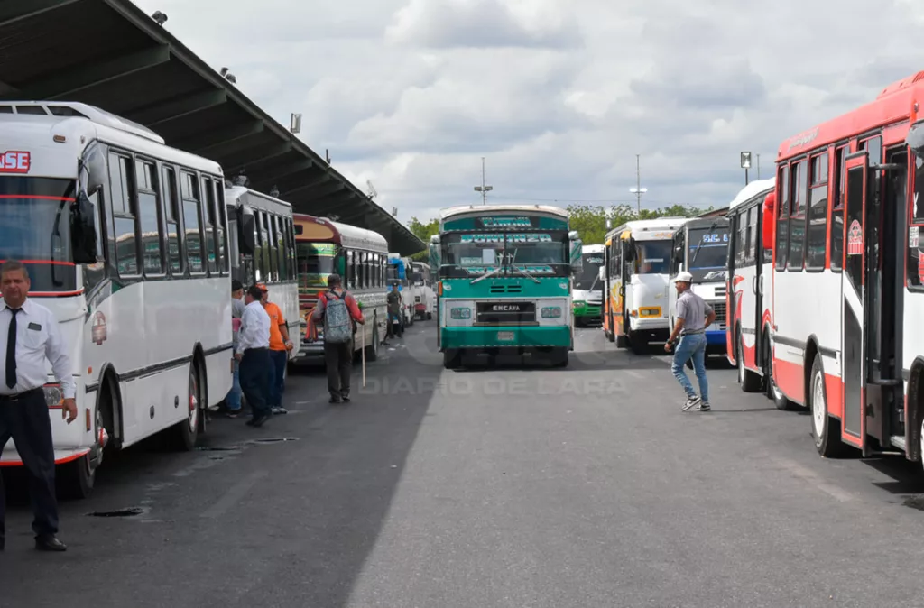 Viajes de compras llenan el terminal de pasajeros de Barquisimeto