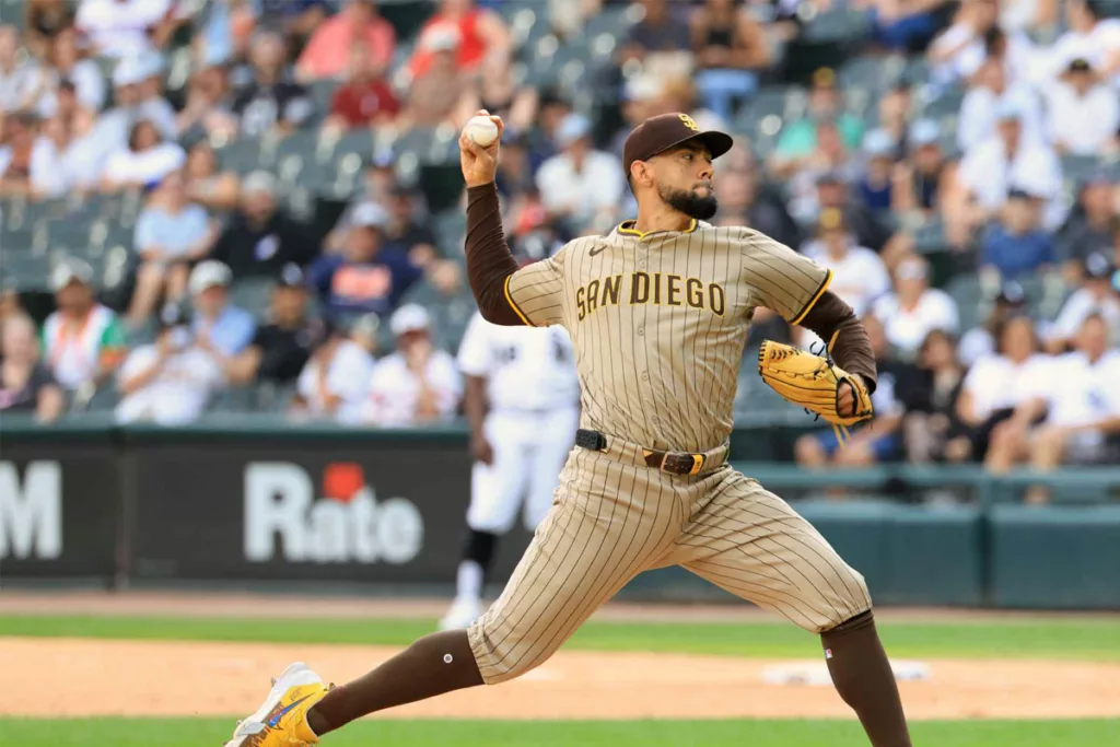 Robert Suárez se une a los Bravos de Atlanta con un contrato de $45 millones por tres año