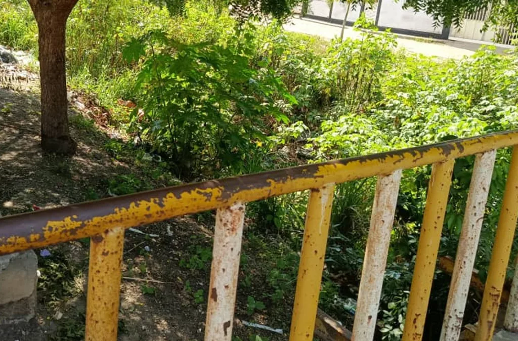 Vecinos de Tierra Negra y El Ujano piden canalizar quebrada