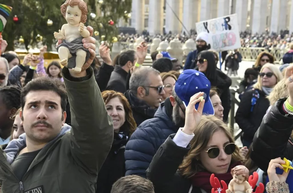 Papa León XIV llama a la oración para que todos los niños del mundo puedan crecer en paz y armonía