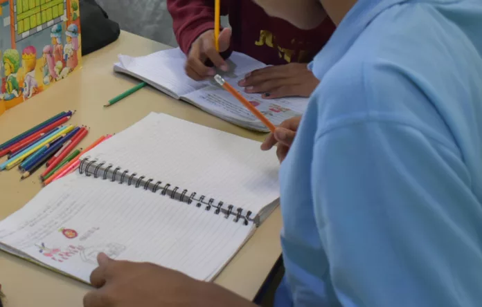 Ministro sobre la regularización de tareas.