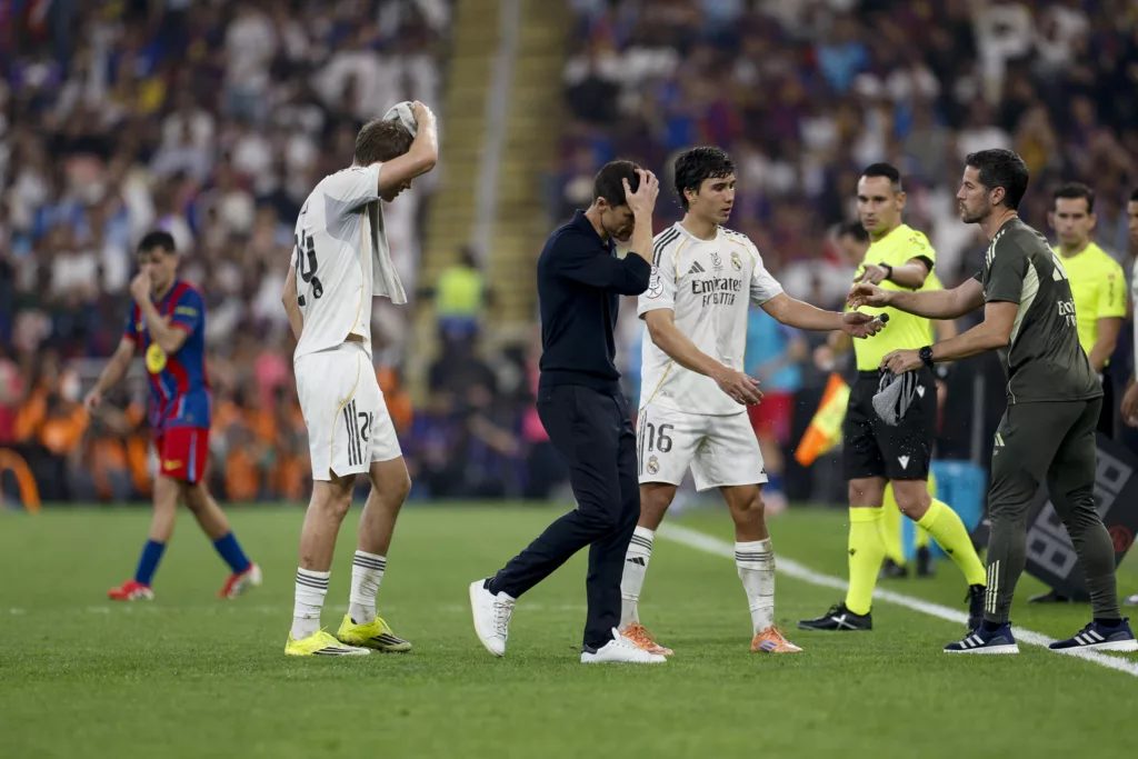 El Real Madrid anuncia la salida de Xabi Alonso y nombra a Álvaro Arbeloa como nuevo entrenador