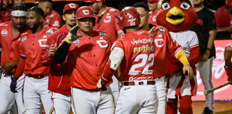 CARDENALES DE LARA VS CARIBES DE ANZOATEGUI 2