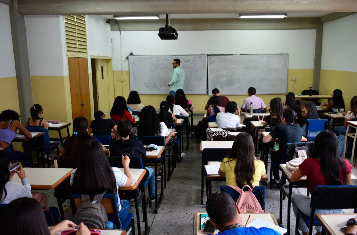 Universidades venezolanas reprograman el reinicio de actividades académicas