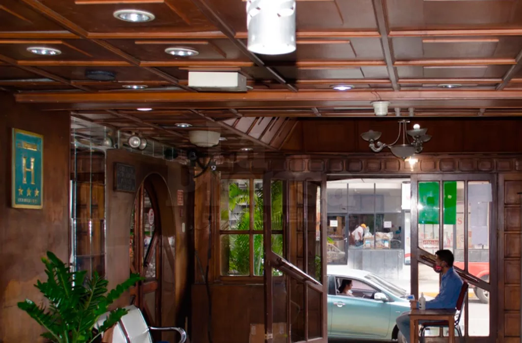 Cortulara: Hoteles y restaurantes de cumplir Ley de Turismo