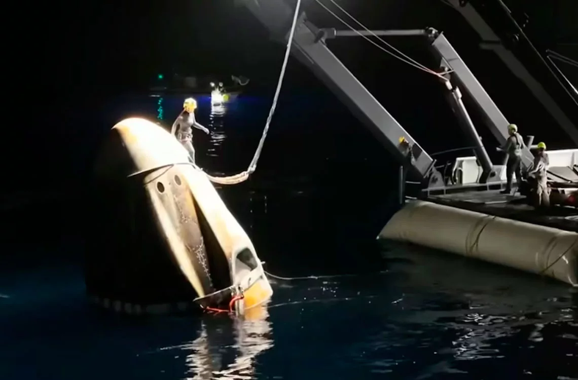 La misión Crew-11 de la NASA regresa a la Tierra con éxito tras una emergencia médica en el espacio