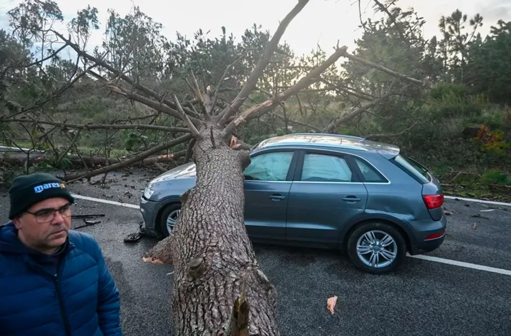 Paso de la tormenta Kristin por Portugal deja una emergencia climática